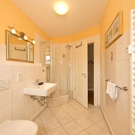 Kaisers Vis A Vis - 08 Lägenhet